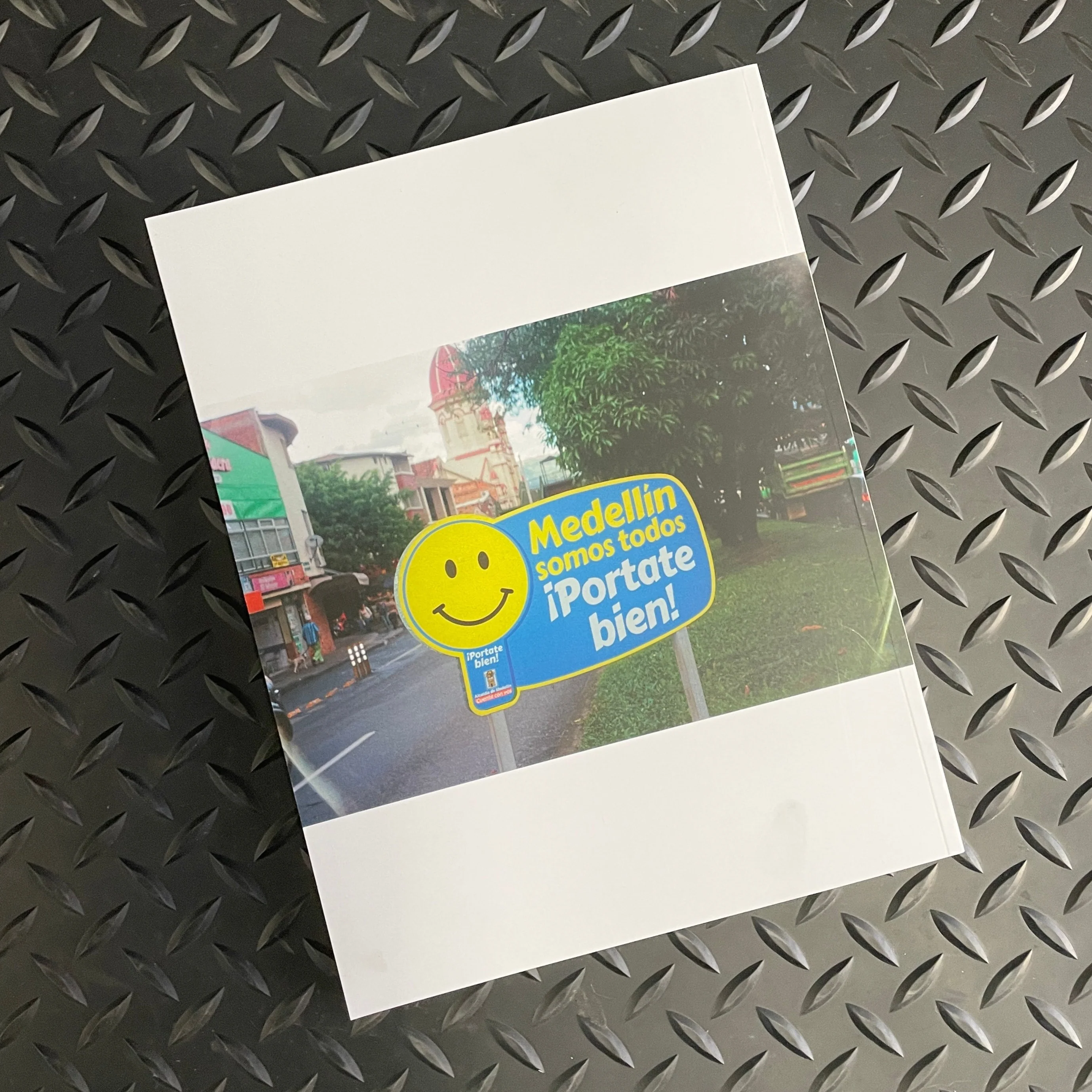 RatKid's MedellĂn Paradise Photo Book - Image 5